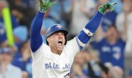 Jonrón de tres carreras de Springer lleva a los Azulejos a la Serie Mundial