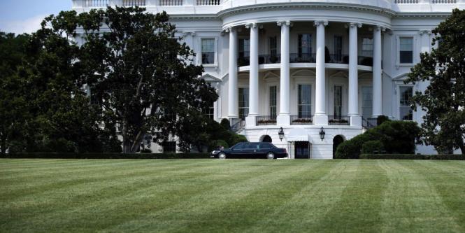 Asesor de Trump dice que no prevén anuncios inminentes de aranceles a Colombia