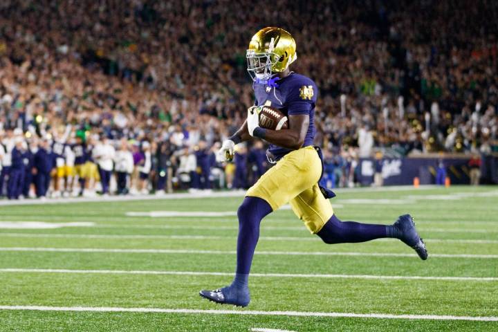 Deadspin | Jeremiyah Love's career day helps No. 13 Notre Dame run past No. 20 USC