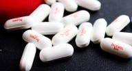 Fabricante del Tylenol pide a la FDA no cambiar etiqueta del medicamento pese a advertencias sobre embarazo
