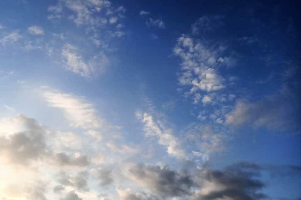 Vecinos de Tenerife alertan de explosiones: el motivo estaría en el cielo