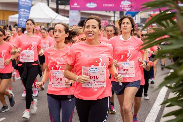 Imágenes | La Carrera de la Mujer por Zaragoza con miles de personas: así ha sido