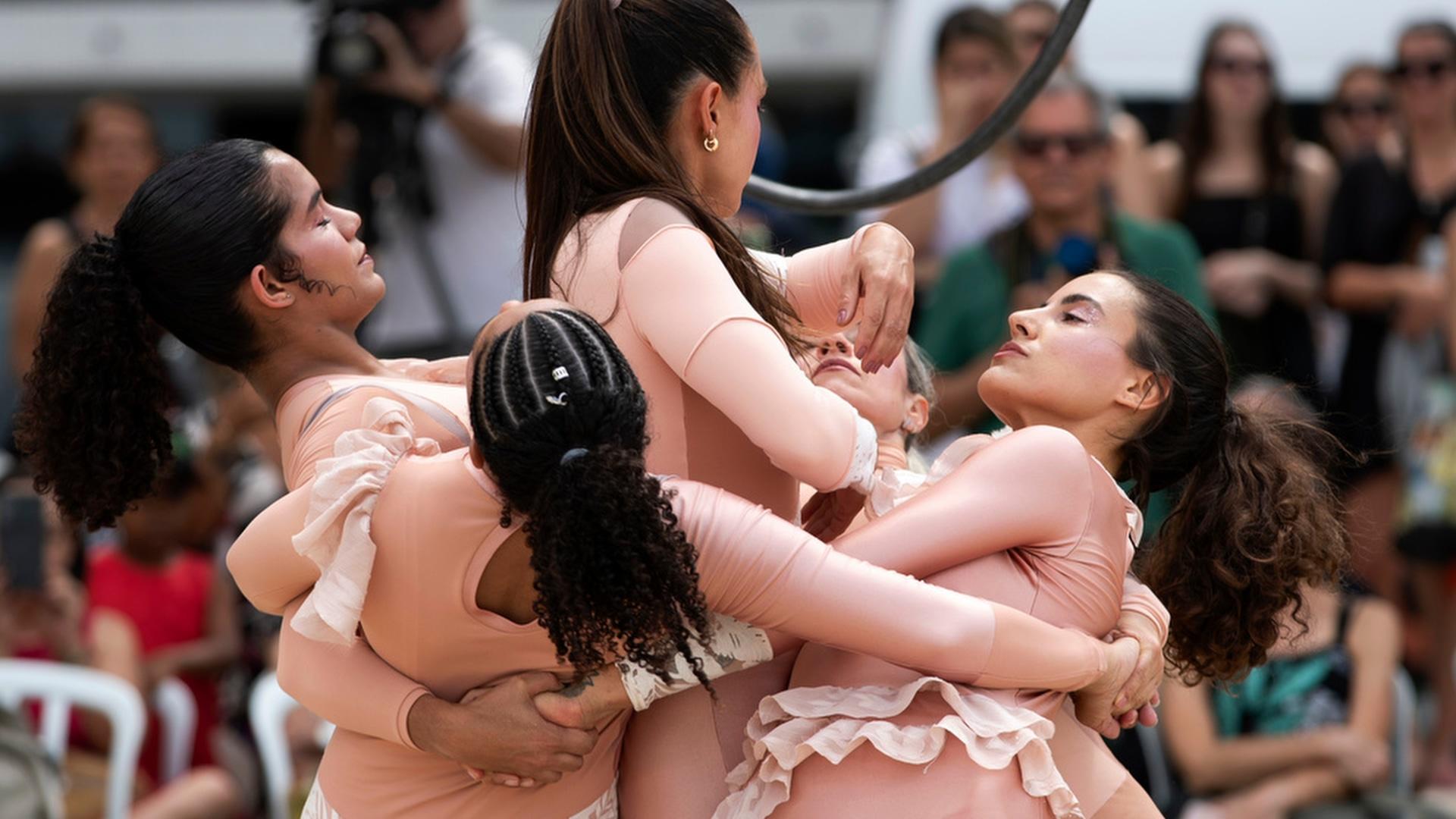 Aerial circus in Brazil spotlights a path to healing for female victims of gender