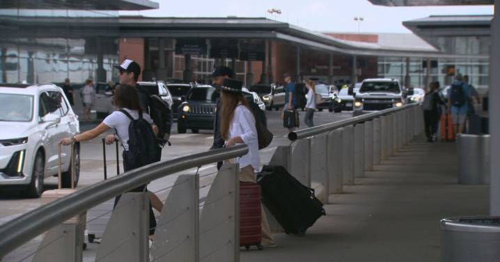 Overnight lane closure set at BNA ahead of new valet, hotel lane opening