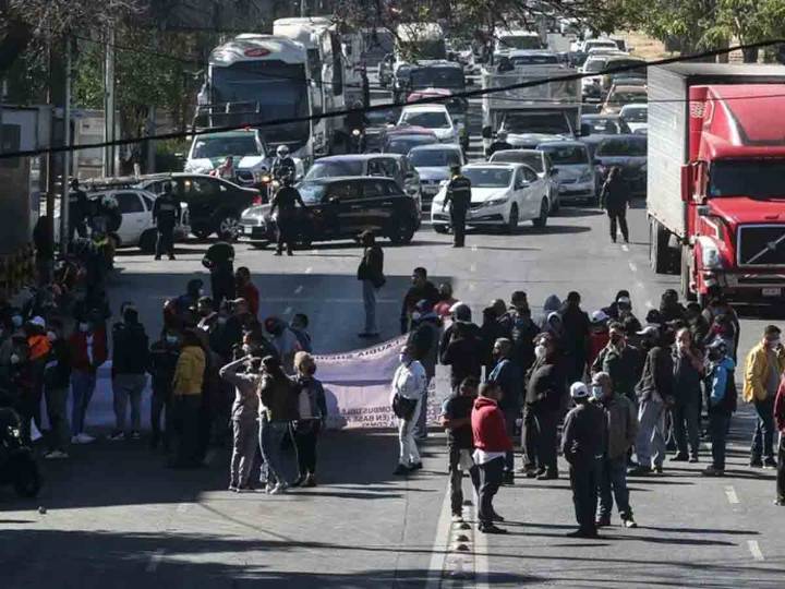 Transportistas posponen las protestas anunciadas; fabricación de vehículos