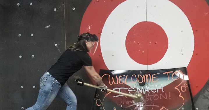 New iSmash rage room franchise opens in Charleston, SC