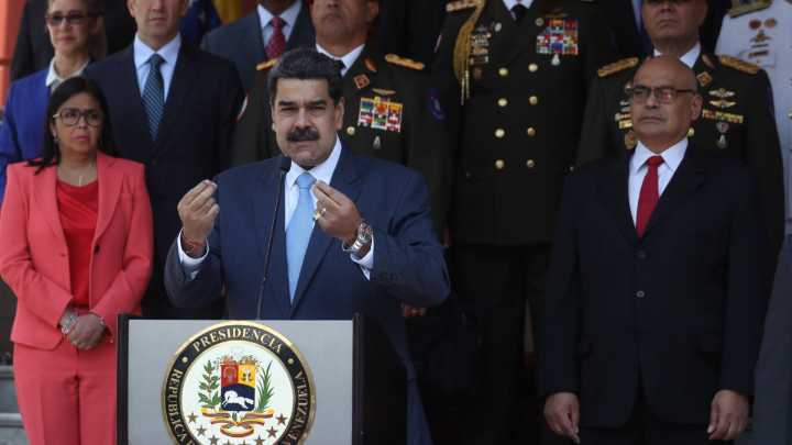 Nicolás Maduro suspende acuerdos de gas con Trinidad y Tobago ante 'amenaza' de primera ministra de convertir al país 'en el portaaviones' de EE. UU.