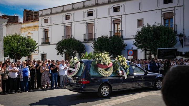 Aplausos infinitos en el adiós a Vara