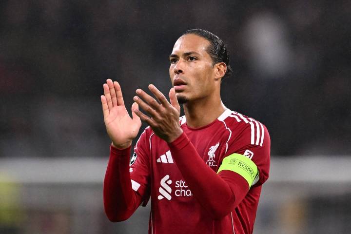 Virgil van Dijk confirms he organised Liverpool players-only meeting after Man Utd defeat