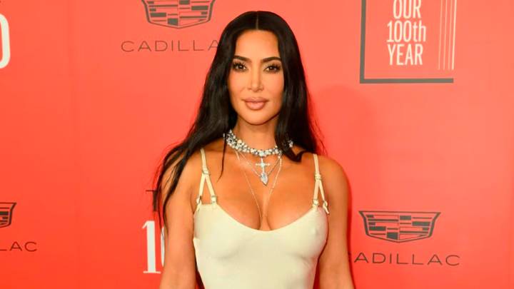 Kim Kardashian presenta ropa interior con vello incorporado