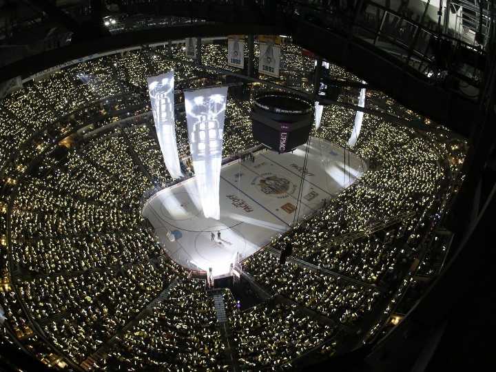 Fan critically hurt at Penguins game after fall from stands
