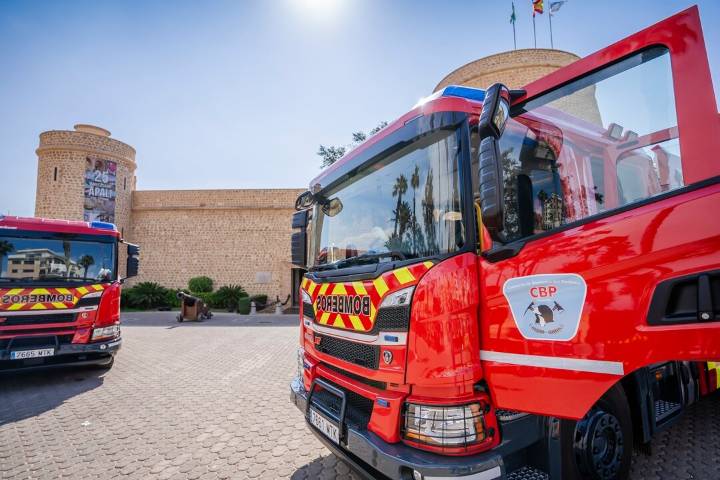 Incendio en Roquetas: Treinta vecinos de un bloque desalojados de madrugada