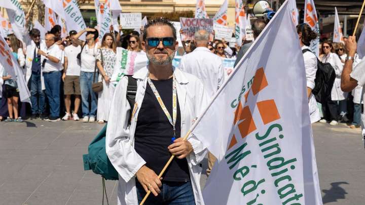 José Antonio García, médico: "Muchísimos compañeros han dejado la profesión por sobrecarga y saturación"