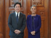Presidenta de México conversa sobre inversiones con director de Mazda