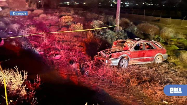 Muere mujer en accidente carretero Rumbo a la Bufadora