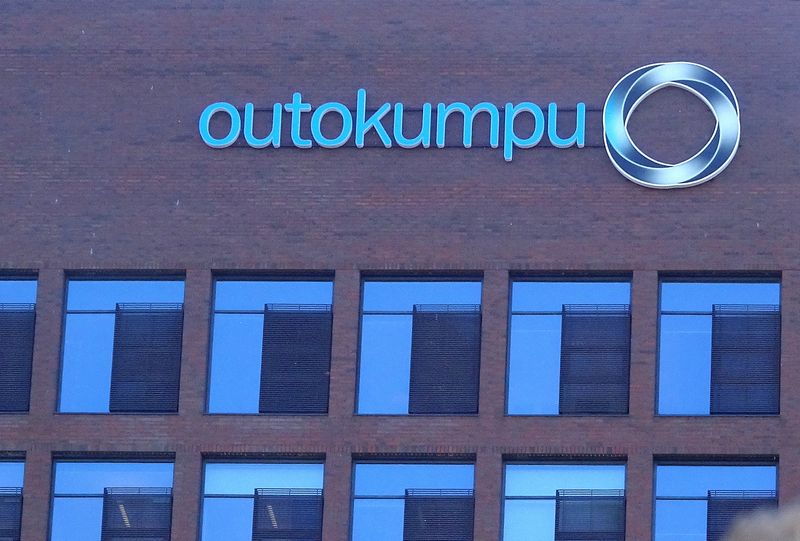 Outokumpu misses earnings forecast, to invest $45 million in pilot plant in US