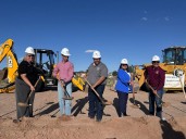 El Condado de El Paso Celebra la Primera Piedra del Parque Milagro