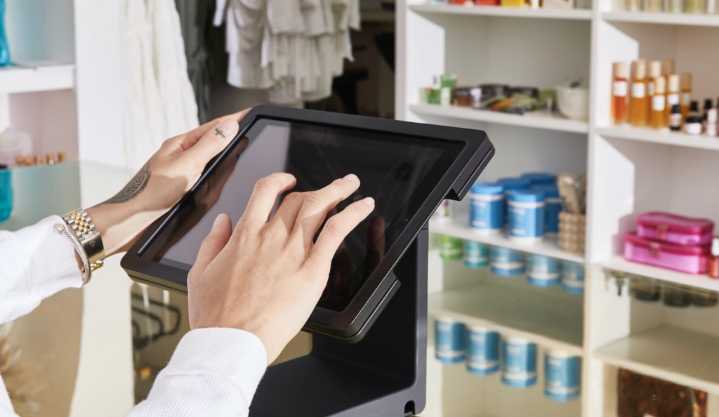 Texas suspende apoyo a negocios minoritarios y de mujeres