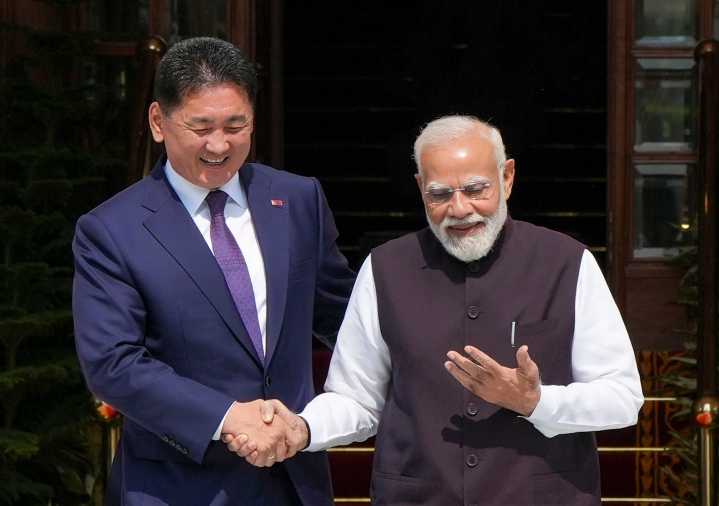 PM Modi Meets Mongolian President Khurelsukh Ukhnaa