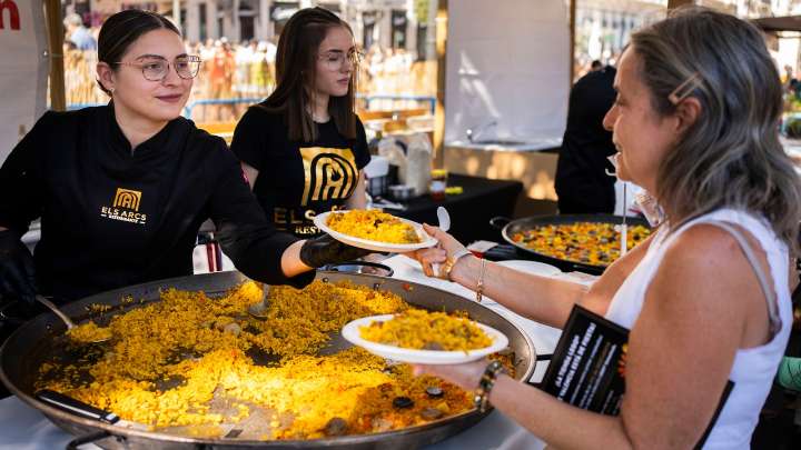 El Tastarrós, la gran fiesta del arroz valenciano, culmina con miles de comensales