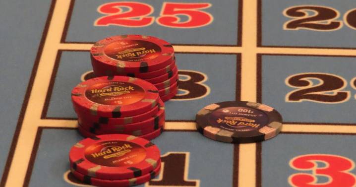 New Jersey internet gambling remains near record levels, but the rest is flat as summer is over