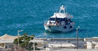 Israel deportará a Europa a activistas de la flotilla que viajaban hacia Gaza