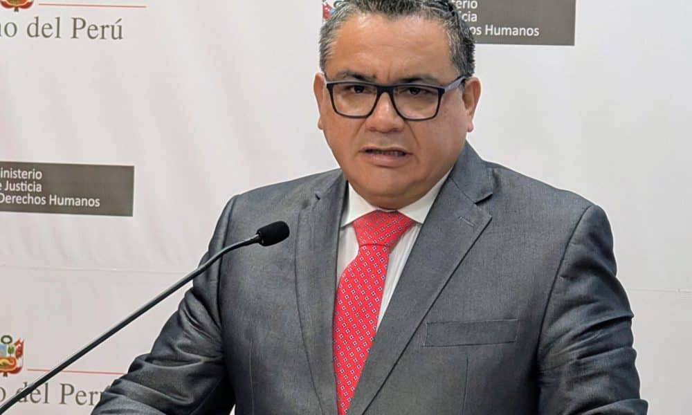 Investigado exministro de Boluarte se postulará al Senado de Perú en 2026