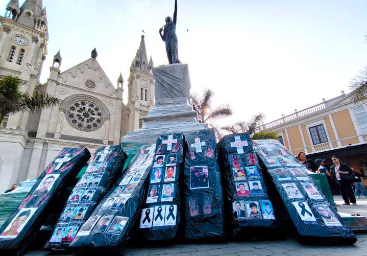 “Generación Z” tomó el centro de Lima: jóvenes marcharon en memoria de víctimas de protestas y contra la inseguridad
