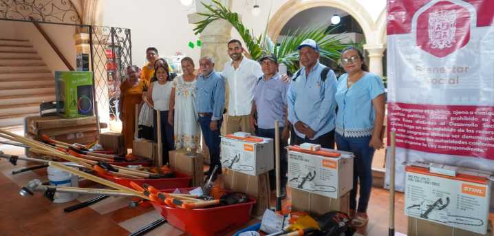 ENTREGA DE APOYOS DEL PROYECTO BIENESTAR SOCIAL A GESTORES SOCIALES DE CAMPECHE