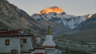 Hundreds of trekkers on Tibetan side of Mount Everest rescued