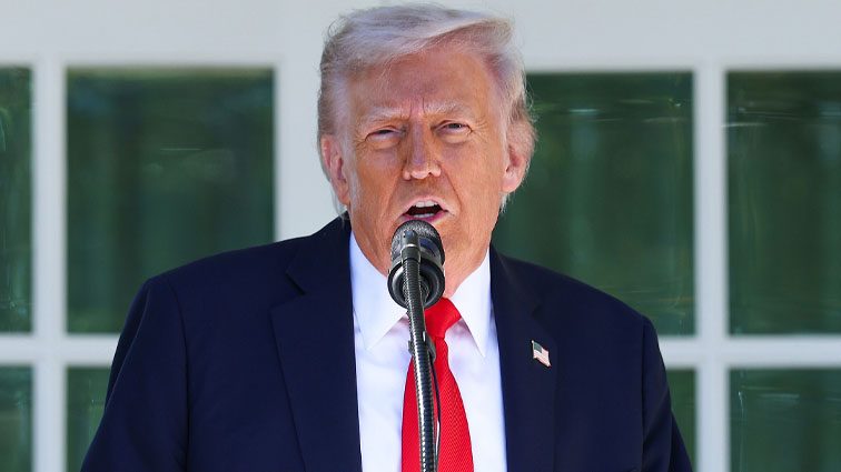 Trump hosts Senate Republicans at White House as shutdown drags into fourth week