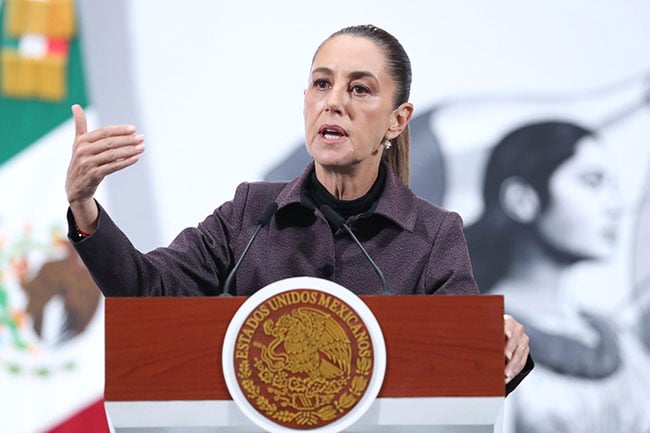 Sheinbaum reconoce que a México le afecta más el arancel a camiones que impondrá Trump; buscará acuerdo
