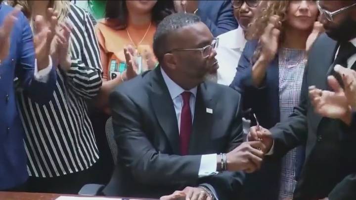 Block Club Chicago: Mayor Johnson’s call for a general strike