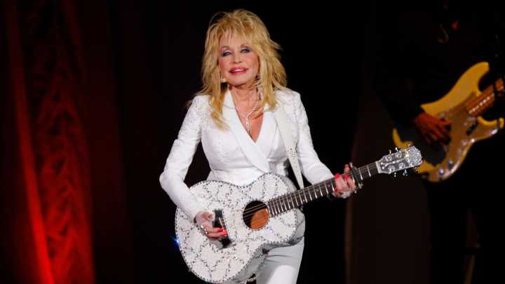 Dolly Parton Desmiente Rumores sobre su Salud en un Video
