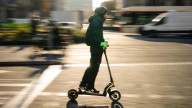 Estas son las premisas de la nueva ley que deberás cumplir si quieres seguir yendo en patinete eléctrico: a partir de enero de 2026