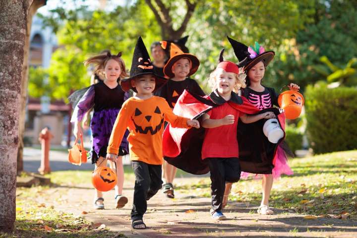 Las 10 ciudades más seguras para pedir dulces en Halloween 2025