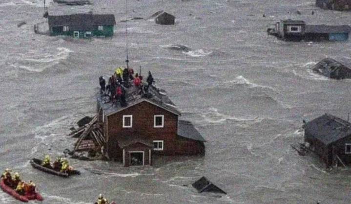 Alaska evacúa a cientos tras marejada récord por tifón