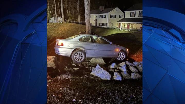 Londonderry NH crash into rock wall
