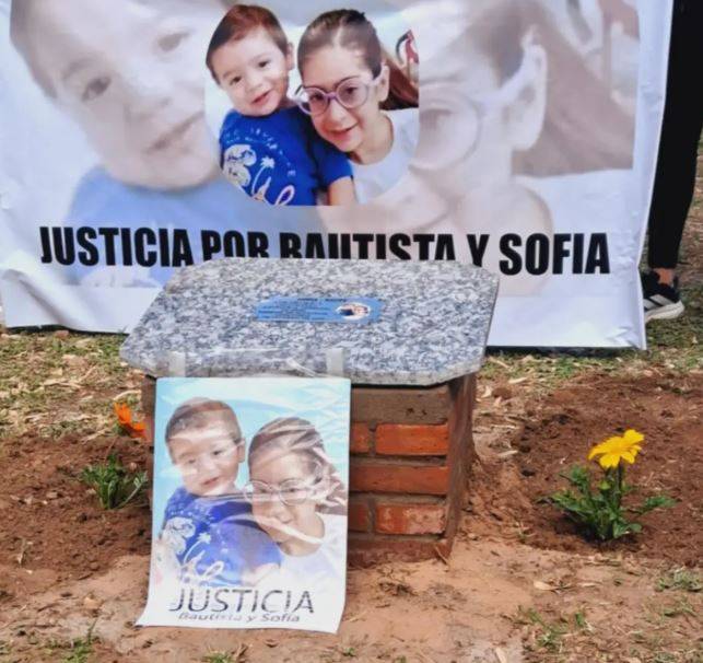 A un año del crimen de Juana Koslay, homenajearon a Bautista y Sofía en una placita