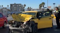 Fuerte choque múltiple en V. Carranza deja un auto destrozado