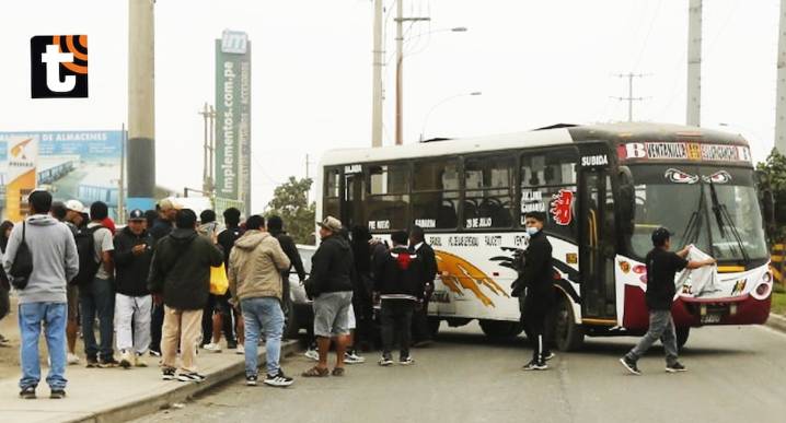 ¡Indignación en el Callao! Transportistas bloquean la avenida Néstor Gambetta tras el asesinato de su compañero a manos de sicarios Transportistas exigen seguridad y justicia tras el crimen de José Jo