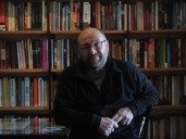 Federico Lorenz: “Nos quieren embrutecer, pero hay que resistir”