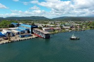 VIDEO. Ponen a flote en río Calle Calle de Valdivia el Magellan Discoverer, primer crucero híbrido