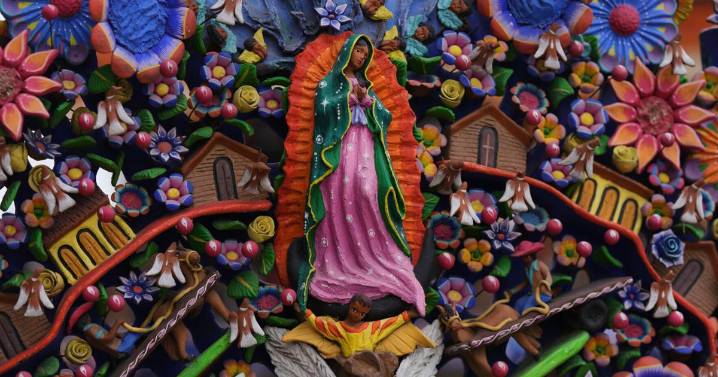 Artesanos mexicanos transforman barro en Árboles de la Vida admirados en el mundo
