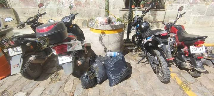 El Zócalo de Oaxaca, basurero a cielo abierto