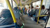Un niño se quebró una pierna tras colgarse de un colectivo en Las Heras