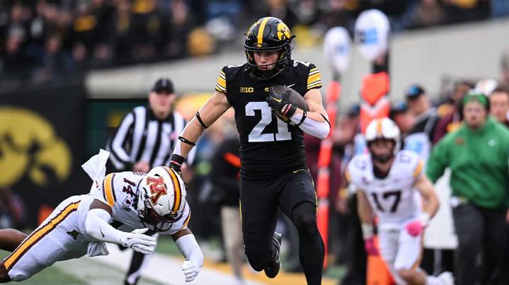 Iowa football scores in every conceivable way in 1st half vs. Minnesota