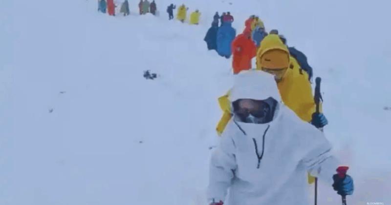 Evacuation Efforts Near Mount Everest Continue as Hundreds of Trekkers Rescued from Tibetan Snowstorm