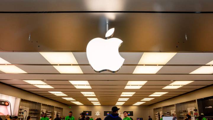 Apple Is Now The Third Company Ever With A Market Vale Of $4 Trillion