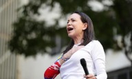 Machado pide garantizar protección para dos activistas venezolanos atacados en Bogotá